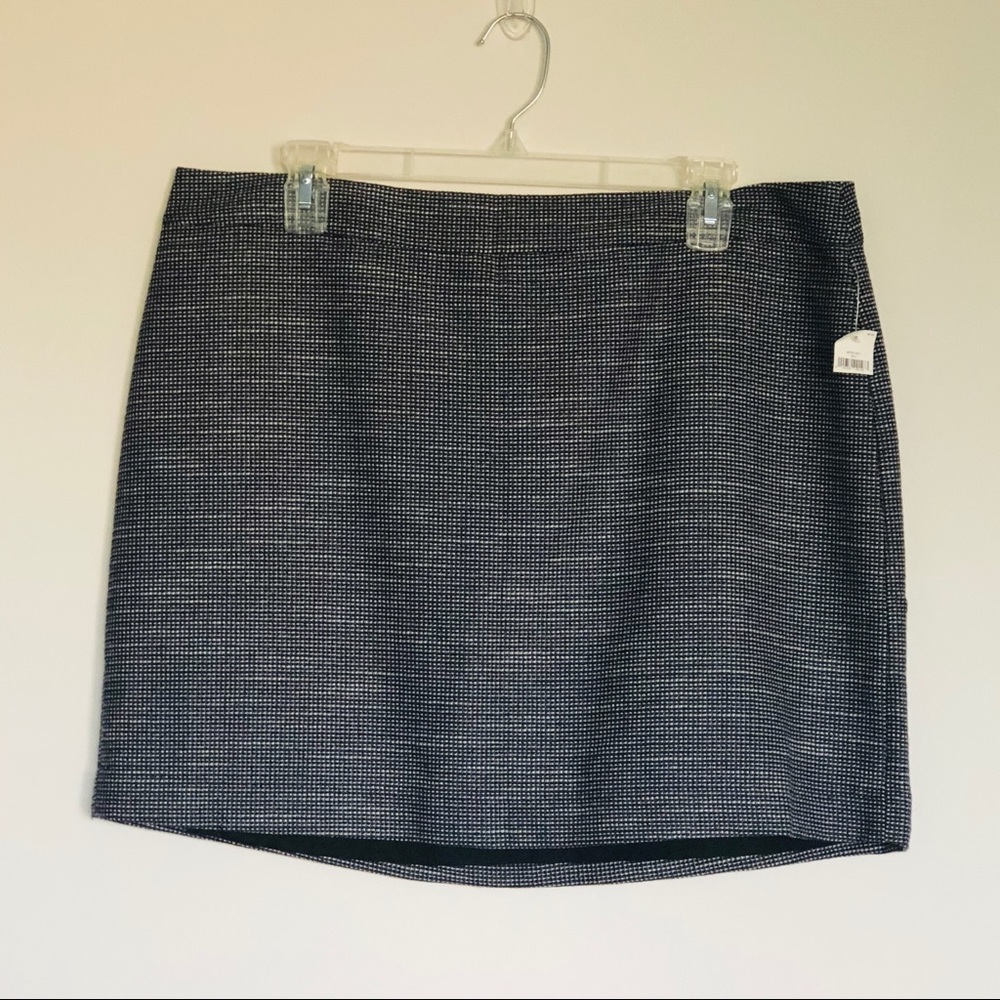 Navy and white fully lined skirt with back zipper